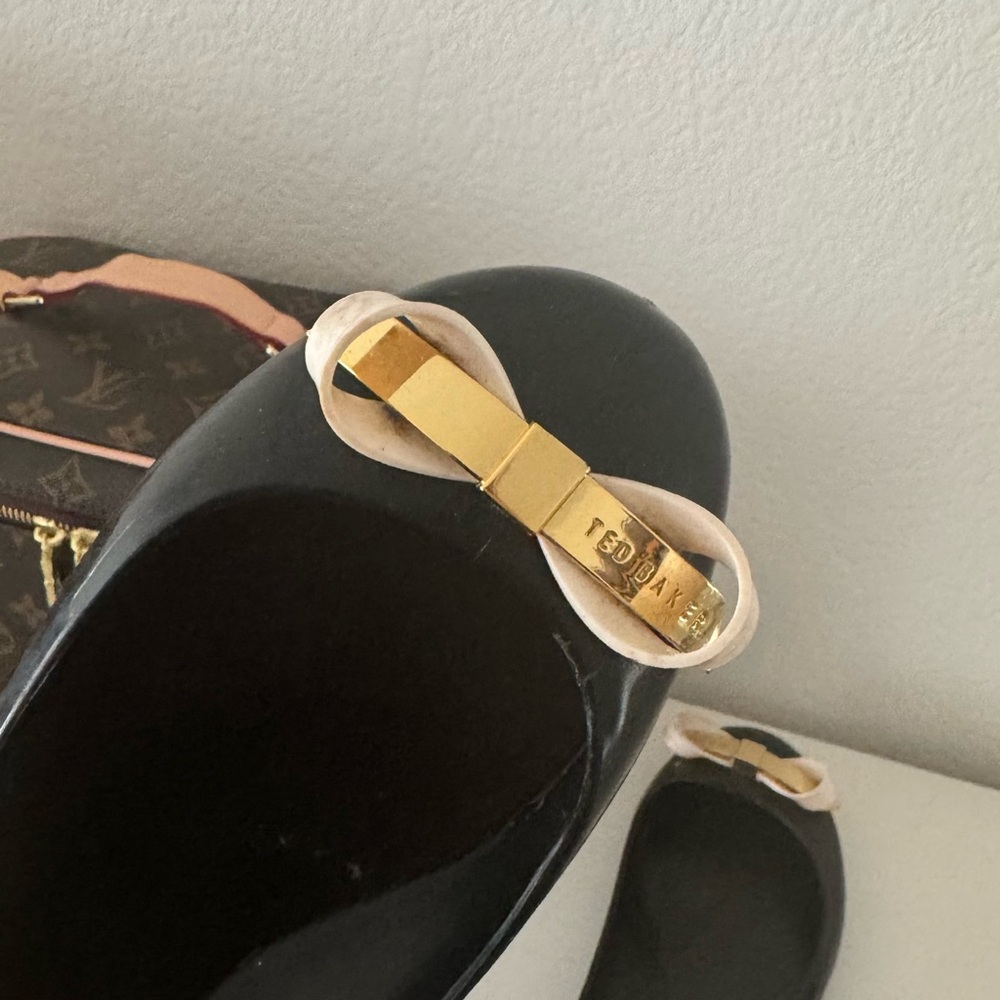 Ted Baker London Black and Gold Flats with Elegant Bow - Picture 4 of 6